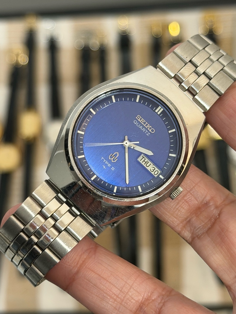 Vintage 1977 Seiko Quartz Type II 4336-7000 Men’s Watch, English-Kanji Day/Date